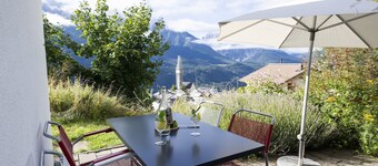 Chasa Arquint: Abitaziun Emil - Ideally located, cozy 2.5-room apartment with a view of Sent