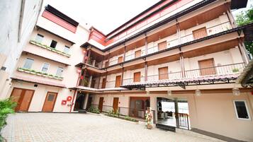 Fachada de la propiedad