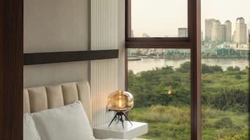 Deluxe-huoneisto, 4 makuuhuonetta, parveke, kaupunkinäköala | Ylelliset vuodevaatteet, pillowtop-patjalliset sängyt