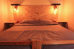 3 chambres, fer et planche à repasser, draps fournis