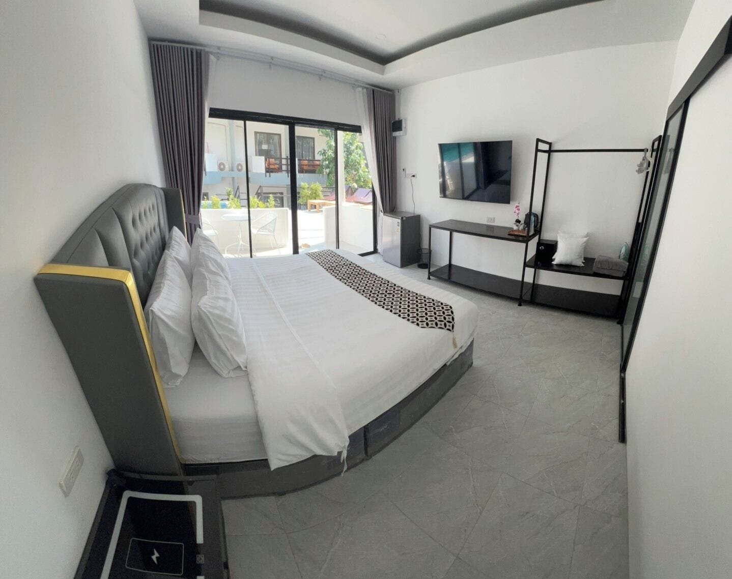 Rom – deluxe, adgang til basseng | Wi-fi (inkludert)