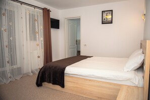 5 bedrooms, WiFi, bed sheets - Beautiful house located in a very quiet area (Sohodol)