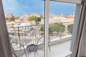 Lägenhet Deluxe - 1 kingsize-säng med bäddsoffa - badkar - havsutsikt | Balkong