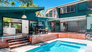 Pool - Green Dragon Ideally located a short walk from Belongil Beach, and 2 min grom town. (Byron Bay)