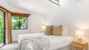 5 soverom, strykejern/-brett, wi-fi og sengetøy