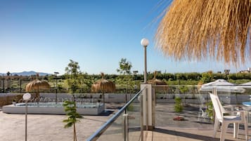 屋外ダイニングエリア