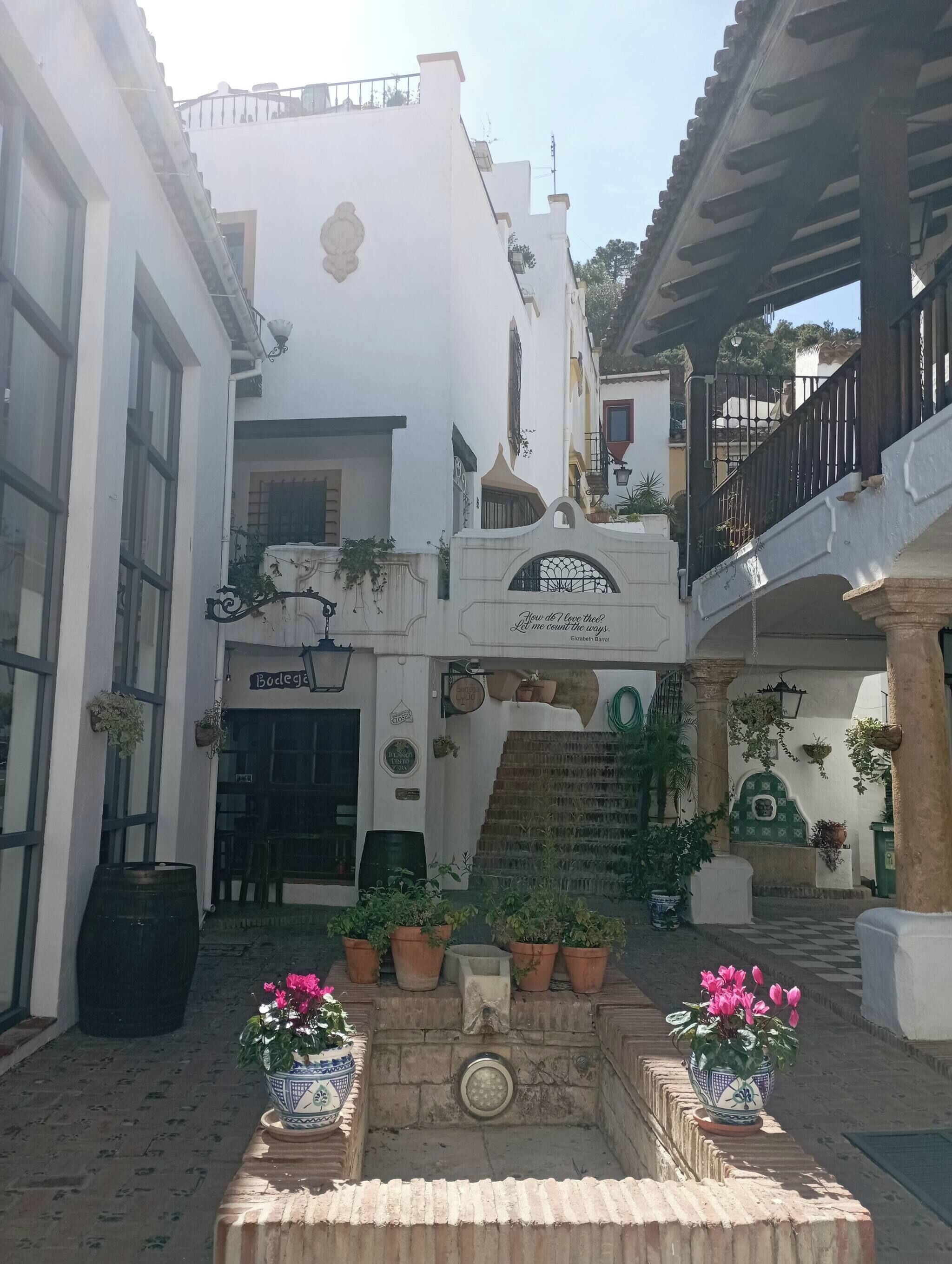 House, 3 Bedrooms, Terrace, Mountain View | Property grounds