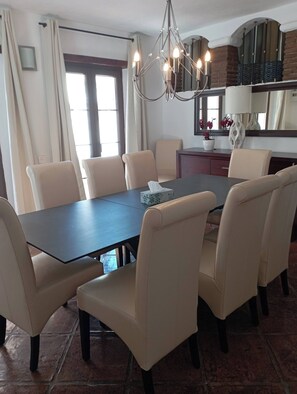 Dining room - Village House Benahavis (Benahavis)