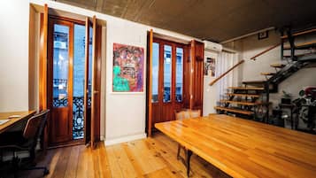 Apartment, 1 Schlafzimmer, Balkon, Stadtblick | Esszimmer