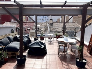 Departamento, 1 habitación, balcón, vista a la ciudad | Terraza o patio