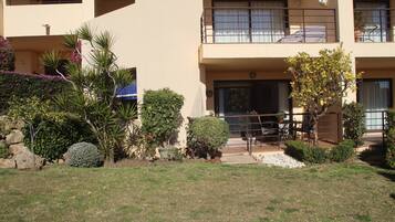 Apartament, 2 dormitoris, pati | Àrea exterior de l'allotjament