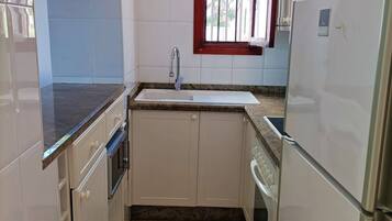 Apartment, 2 Bedrooms, Patio, Garden View | Interior