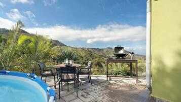 Apartment, 1 Bedroom, Patio, Mountain View | BBQ/picnic area