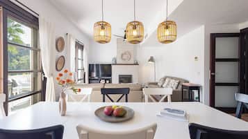 Apartament, 3 dormitoris, terrassa, vistes a la muntanya | Menjador