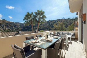 Apartment, 3 Bedrooms, Terrace, Mountain View | Balcony