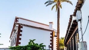 Loft, 2 Bedrooms | Property grounds - House Niebla In The Center Of Alajeró (Alajero)