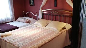 House, 3 Bedrooms, Smoking, Garden View | 3 bedrooms