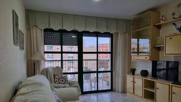 Apartamento, 2 habitaciones, accesible para personas con discapacidad, fumadores | Sala de estar