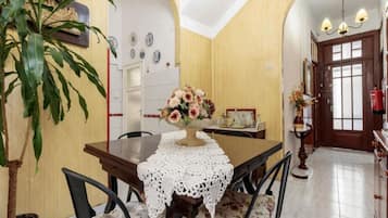 Loft, 3 Bedrooms, Accessible, Smoking | Dining