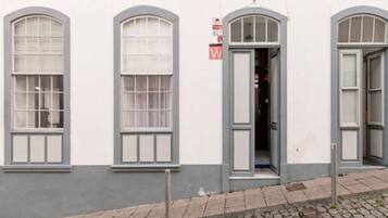 Loft, 3 Bedrooms, Accessible, Smoking | Property entrance