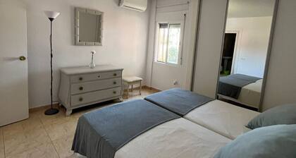 Lovely 2 Bedroom Apartment Near the Beach