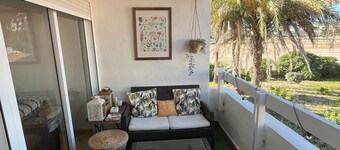 Lovely 2 Bedroom Apartment Near the Beach