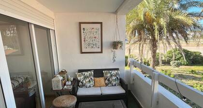 Lovely 2 Bedroom Apartment Near the Beach