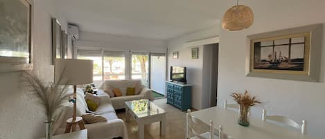 Appartement, 2 chambres, terrasse, vue ville | Salle à manger