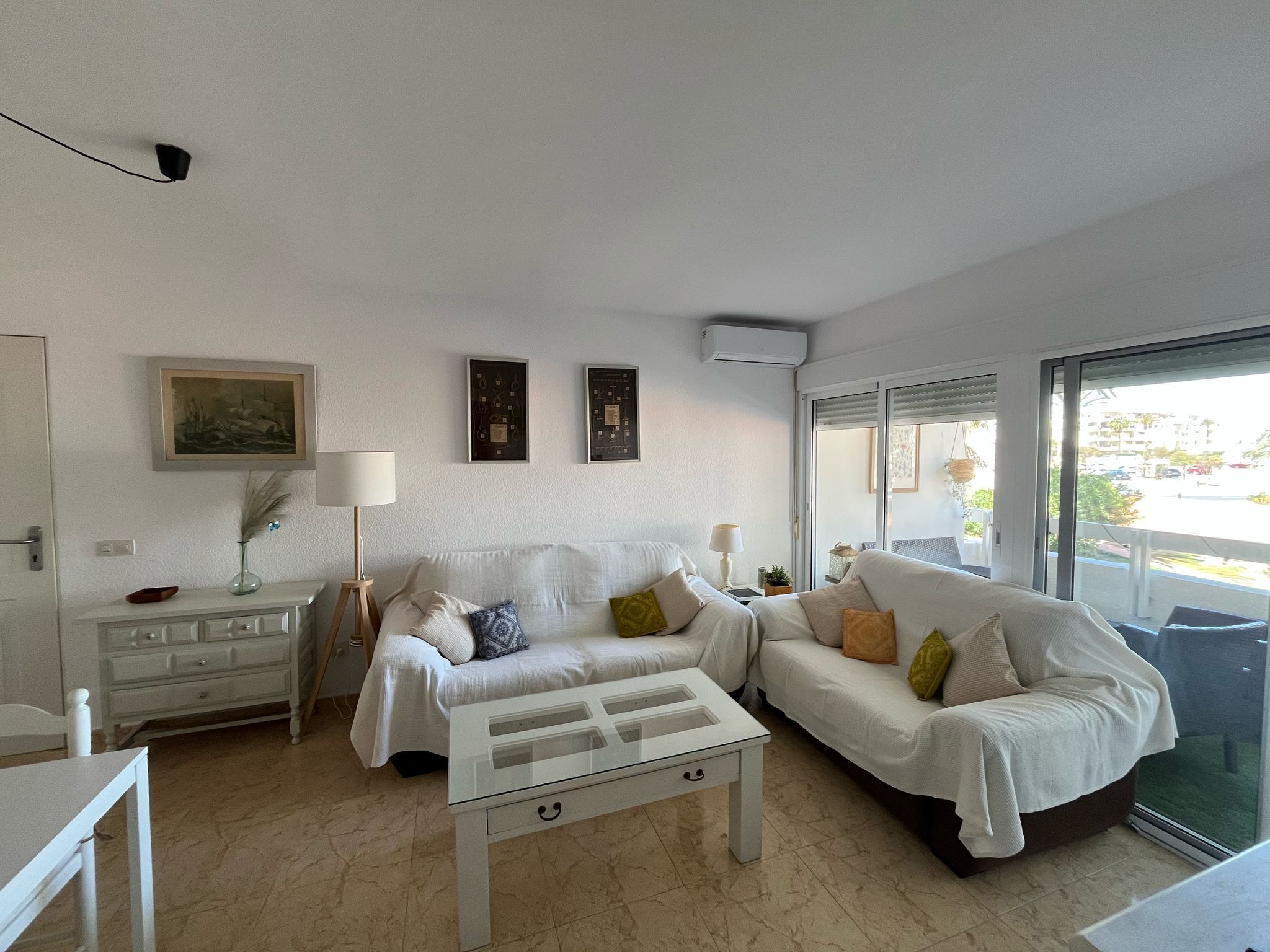Apartment, 2 Bedrooms, Terrace, City View | Living room