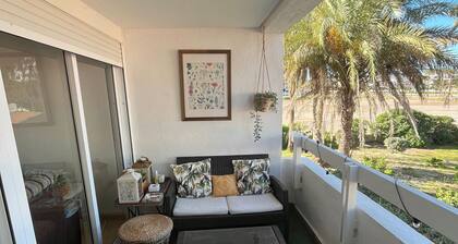 Lovely 2 Bedroom Apartment Near the Beach