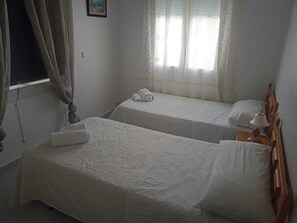 House, 2 Bedrooms, Balcony