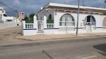 Casa, 2 dormitoris, balcó | Exterior