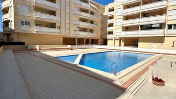 Loft, 1 habitación, balcón, vistas a la ciudad | Piscina | Una piscina al aire libre