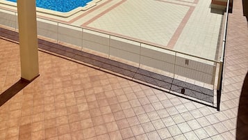 Loft, 1 chambre, balcon, vue ville | Piscine | Piscine extérieure