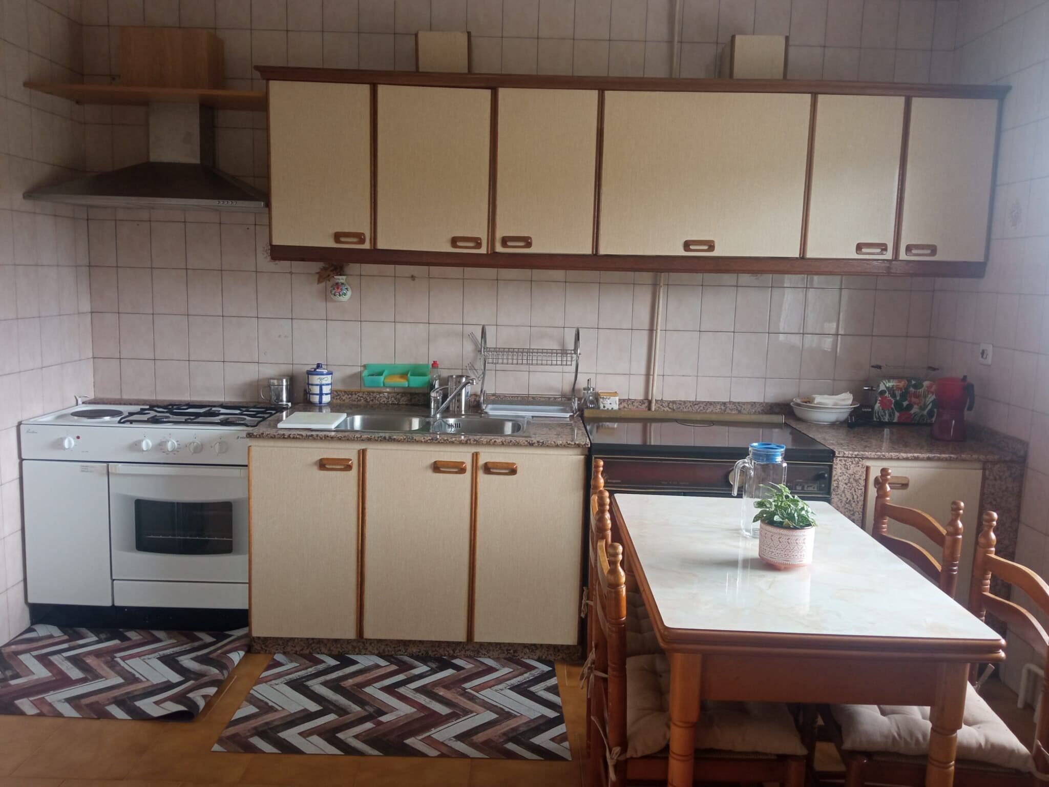 Apartment, 3 Bedrooms, Balcony, Garden View | Private kitchen
