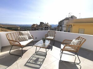 Leilighet, 3 soverom, røyk, balkong | Eksteriør