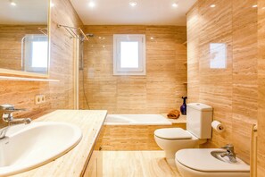 Casa, 5 camere da letto, fumatori, piscina privata | Bagno