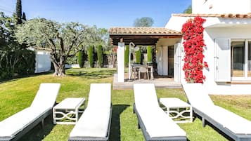 House, 5 Bedrooms, Smoking, Private Pool | Teres/patio