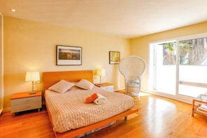 5 bedrooms - Just 10 Minutes From Sitges, House With Private Garden and Pool- (Sant Pere de Ribes)