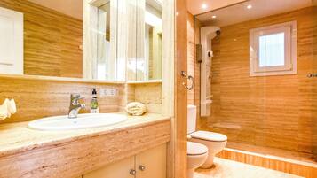 Casa, 5 habitaciones, fumadores, piscina privada | Baño