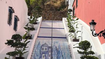 Casa, 4 dormitoris, piscina privada, vistes al jardí | Àrea exterior de l'allotjament