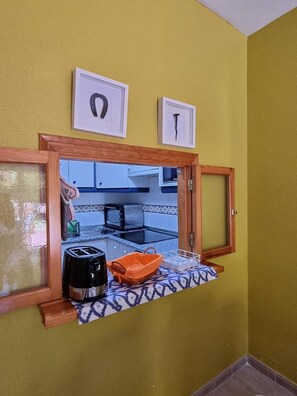 Apartment, 1 Bedroom, Smoking, Patio | Private kitchen