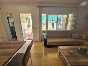 Appartement, 2 chambres, fumeur, balcon | Salle de séjour