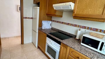 Apartemen, 2 kamar tidur, Boleh Merokok, teras | Dapur pribadi