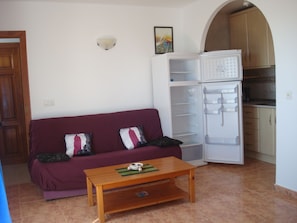 Maison, 2 chambres, fumeurs, terrasse | Salle de séjour