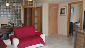 Apartment, 2 Bedrooms, Accessible, Smoking | Living area