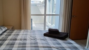 Apartment, 2 Bedrooms, Accessible, Smoking | 2 bedrooms