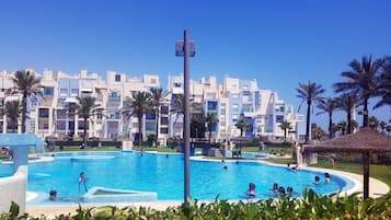Apartament, 2 dormitoris, accessible, fumadors | Piscina | Piscina a l'aire lliure