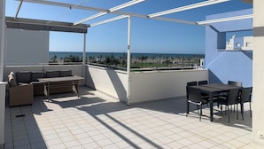 Apartment, 2 Bedrooms, Accessible, Smoking | Outdoor dining