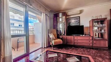 Apartment, 1 Bedroom, Smoking, Balcony | Lounge